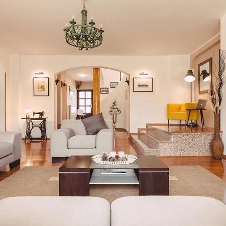 Ines Βίλα Πούλα